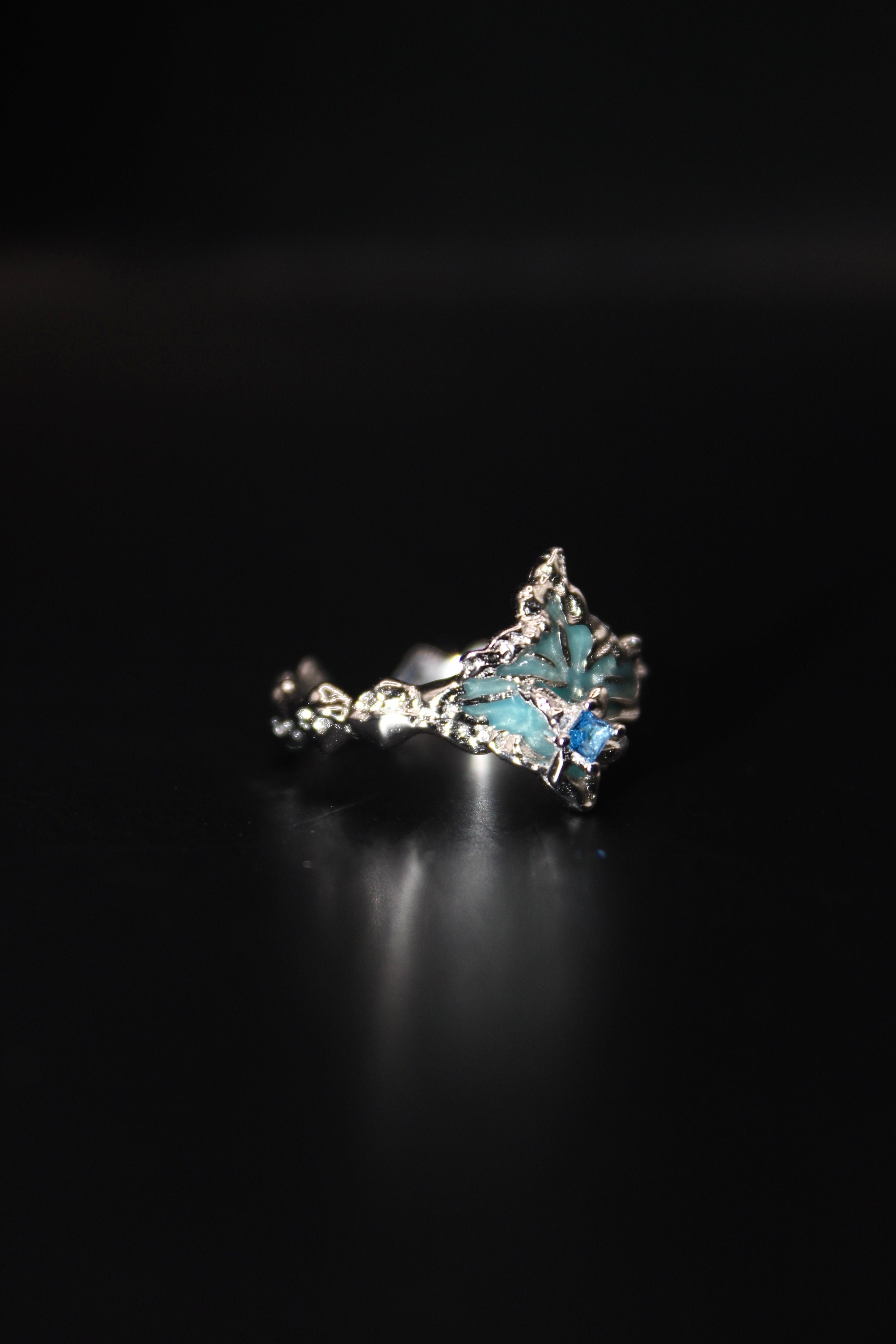 Huế Dynasty Ring