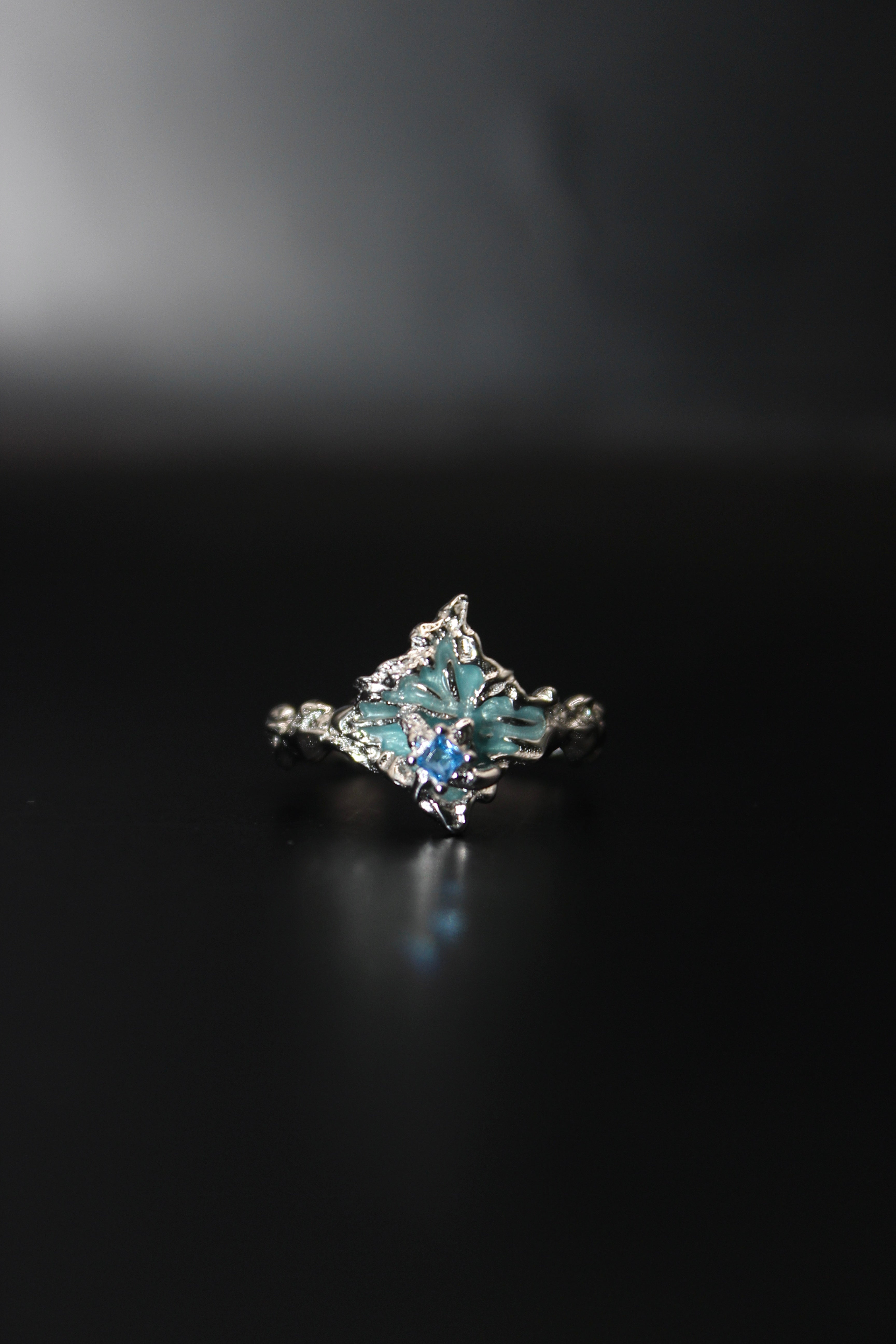Huế Dynasty Ring