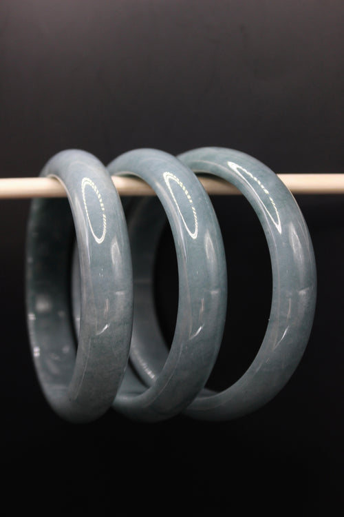 Blue Haze Jade Bangle