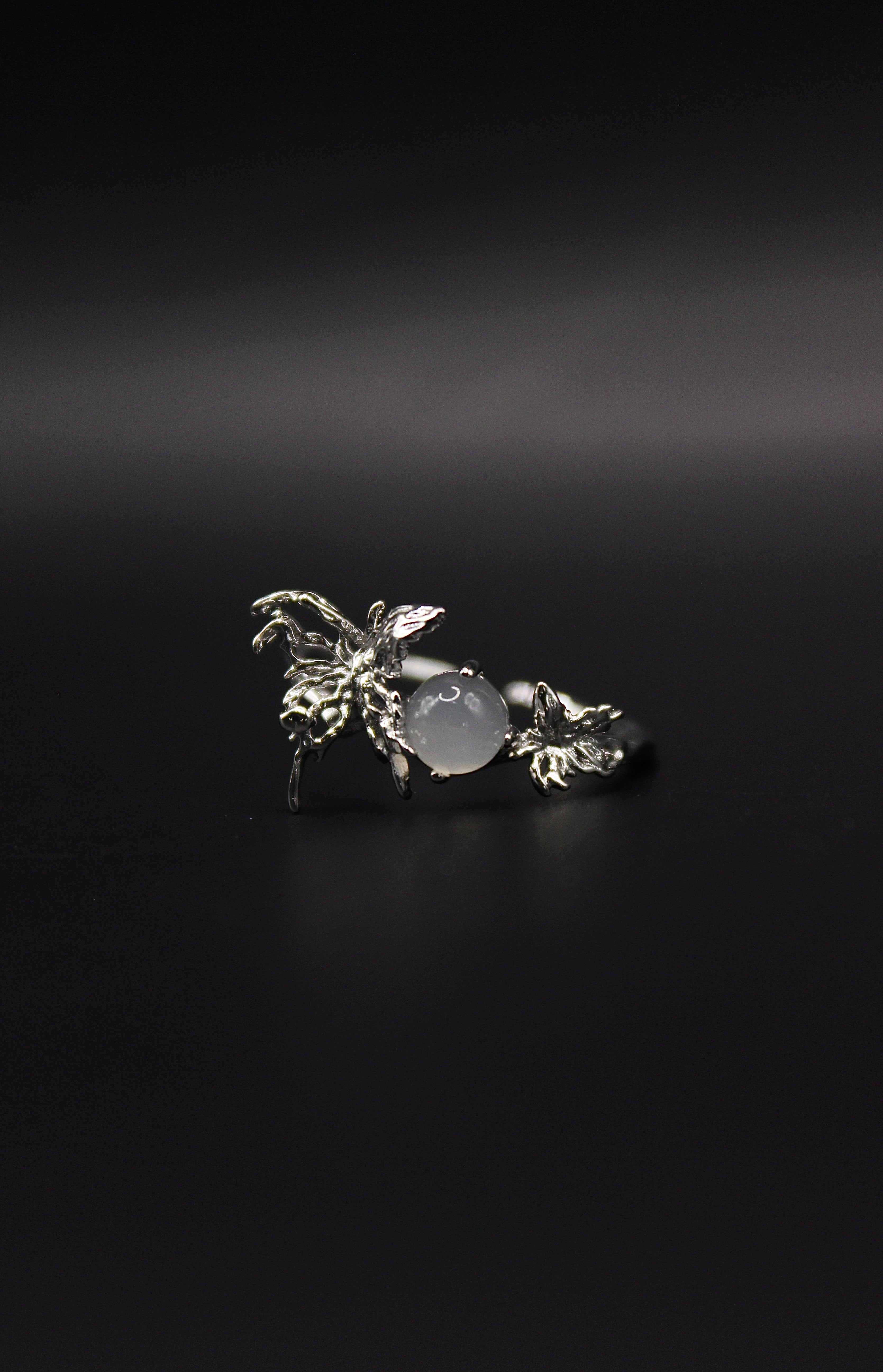 Hồn Điệp Ring