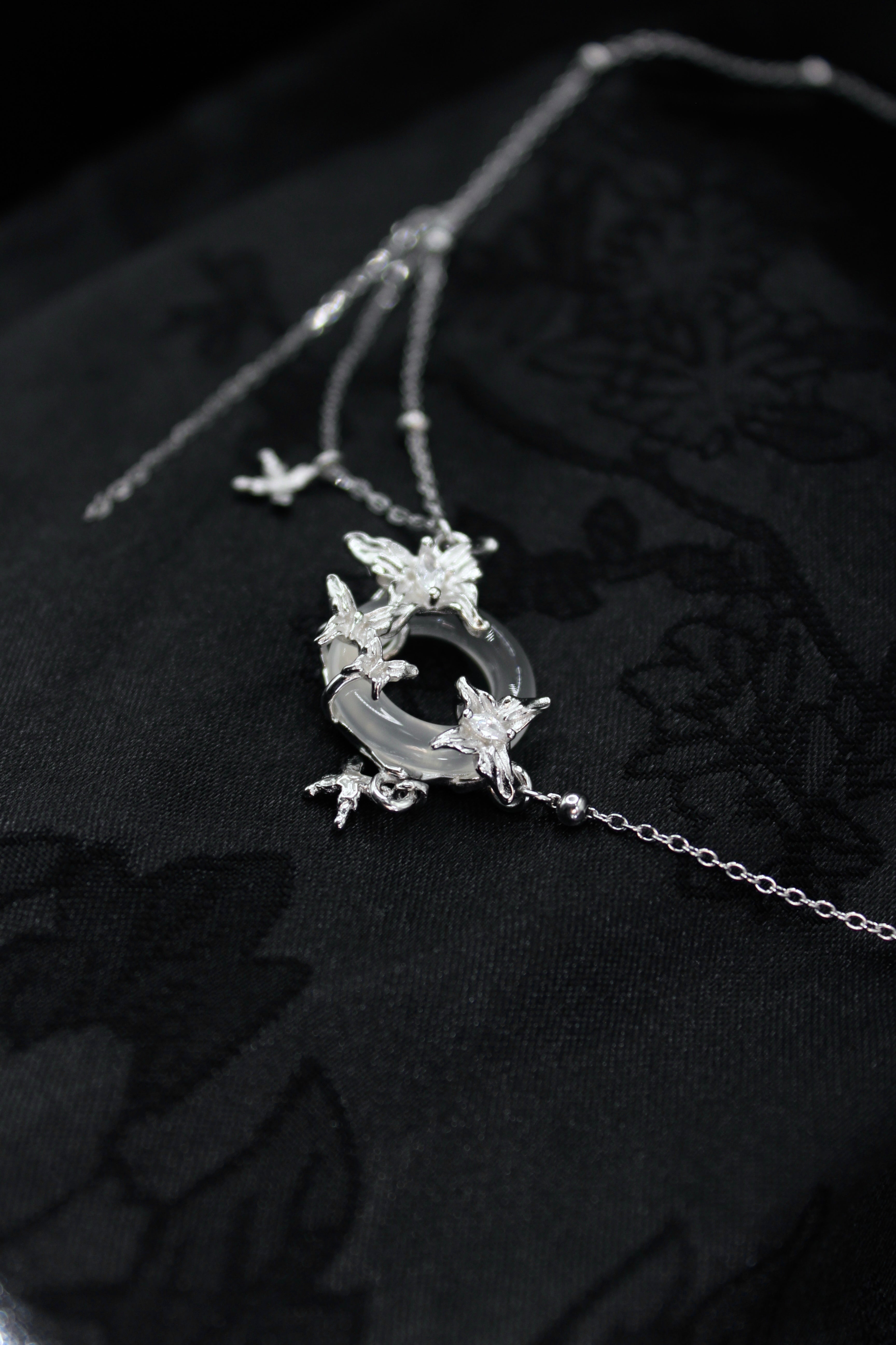 Lantana Camara Jade Necklace