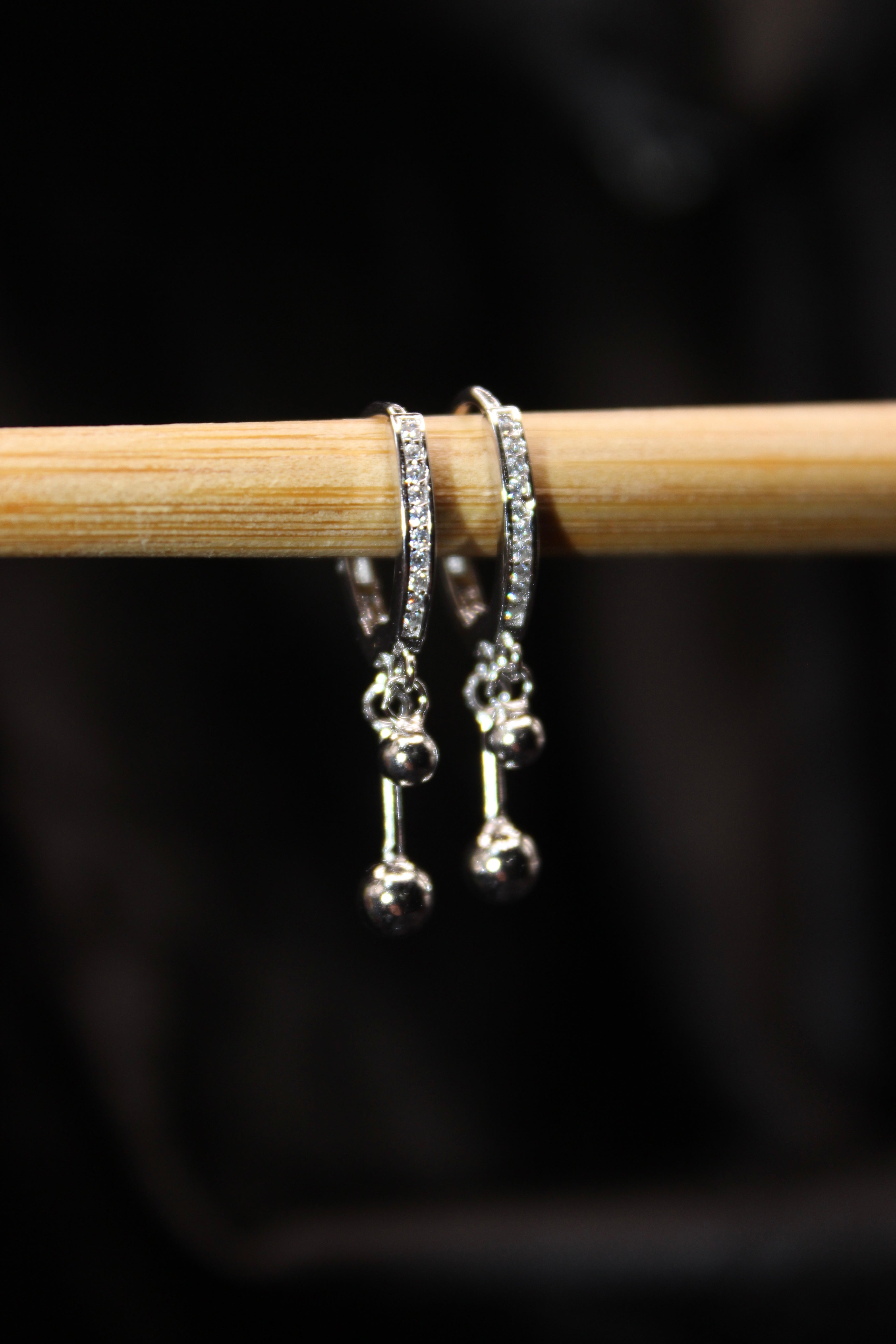 Sương Rơi Dangle Earrings